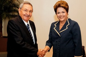 Raúl Castro s brazilskou prezidentkou Dilma Rousseff.