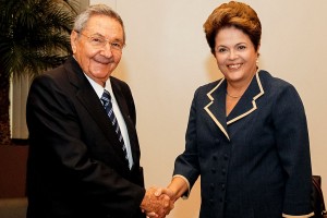 Raúl Castro s brazilskou prezidentkou Dilma Rousseff.