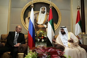 Ruský prezident Putin a hlava Spojených arabských emirátů Sheikh Khalifa Bin Zayed Al Nahyan. Zdrojem snímku je ruská prezidentská kancelář www.kremlin.ru.